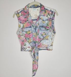 UO Kimchi Blue Floral denim cropped button down